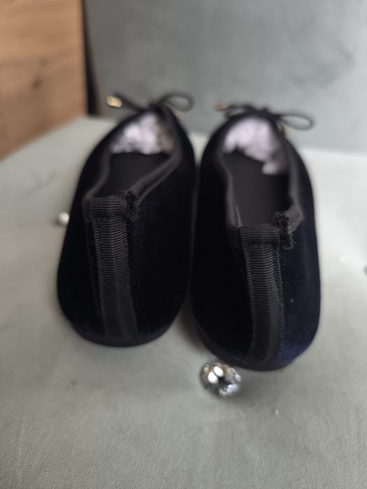 Aksamitne baleriny, półbuty w kolorze pięknego granatu w rozm 40 firmy