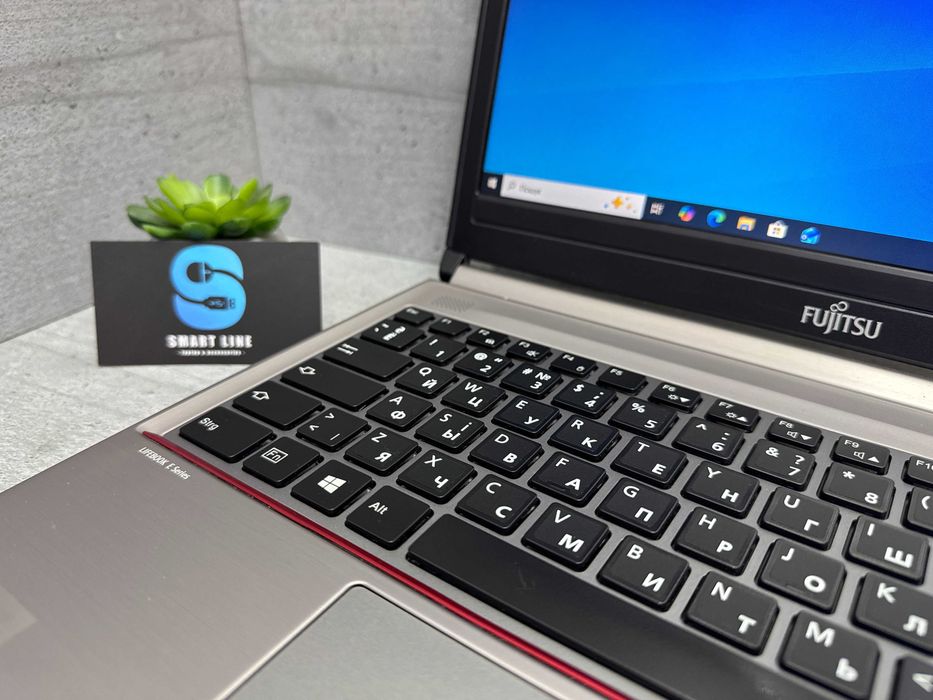 Компактний ноутбук Fujitsu E734/i5-4200m/8gb ddr3/13.3" HD