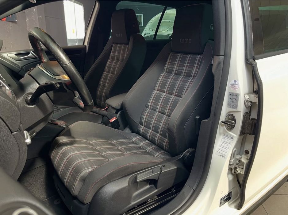 VW Golf VI 2.0 TSI 211CV CX DSG