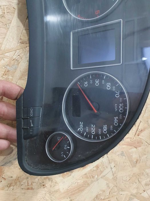Zegary liczniki Audi a4 b6 1.9 tdi 130km europejskie sprawne
