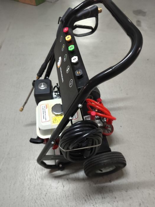 Máquina de lavar a pressão a gasolina 180bar NÜRNBERG