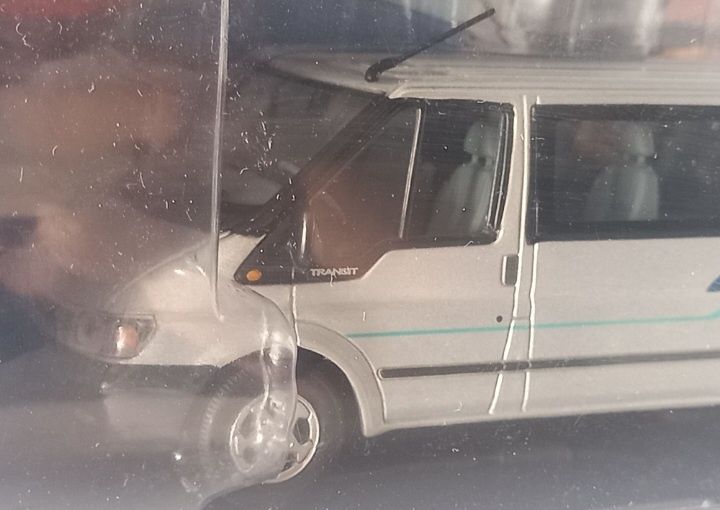 Ford transit escala 1:43