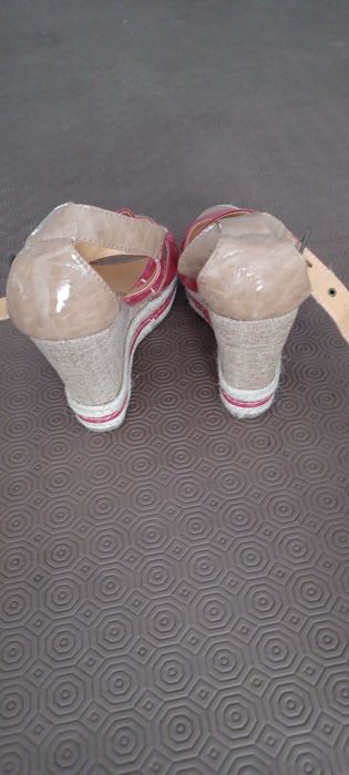 Sandálias vermelhas