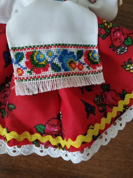 Сувенір, подарунок, інтер'ерна фарфорова лялька, Українка