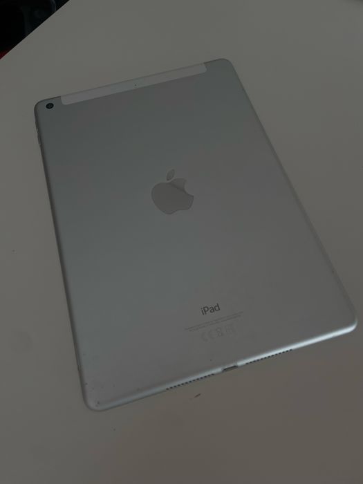 Ipad sexta geração (32G)