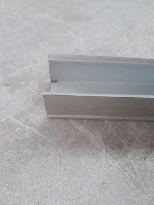 Алюминиевый п - образный профиль .