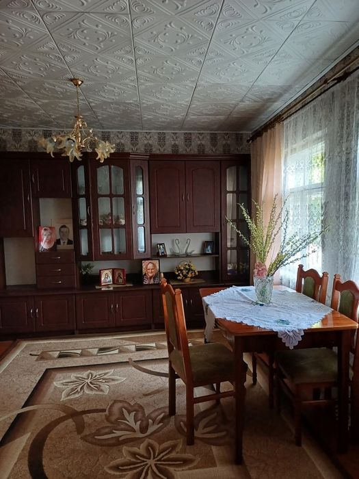 М. Новоселиця.Продається будинок