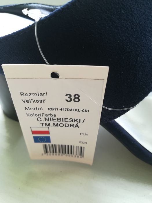 Nowe klapki na obcasie