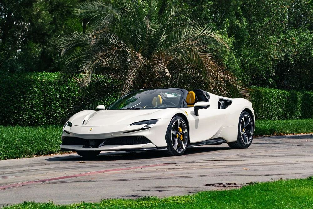 Ferrari SF90 Spider Nowy przebieg 930 Kilometrow