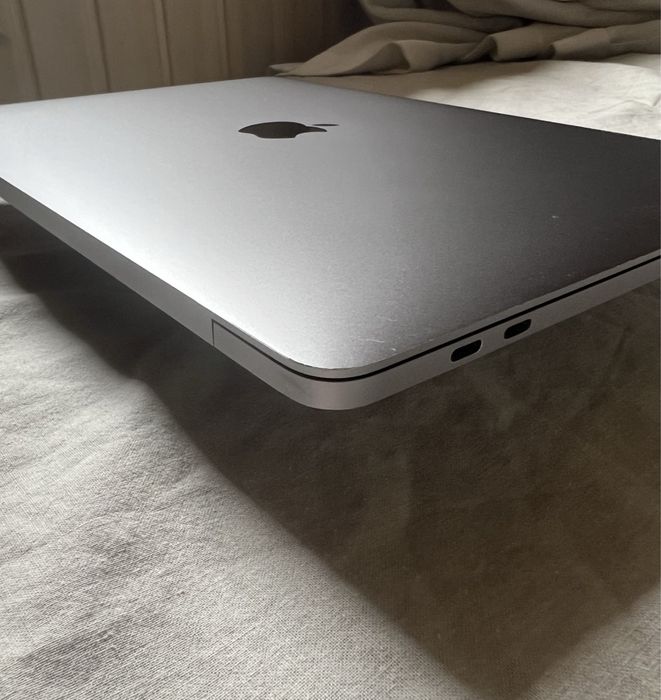 Apple MacBook Pro 13 2019 заблокирован MDM, iCloud чистый