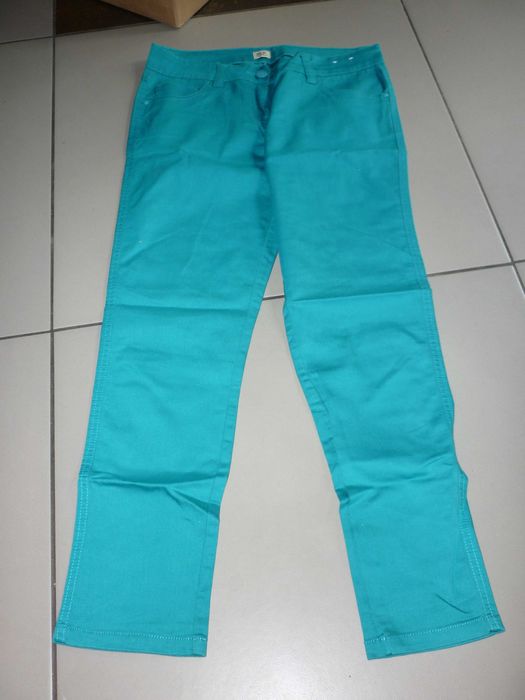 Turkusowe proste spodnie