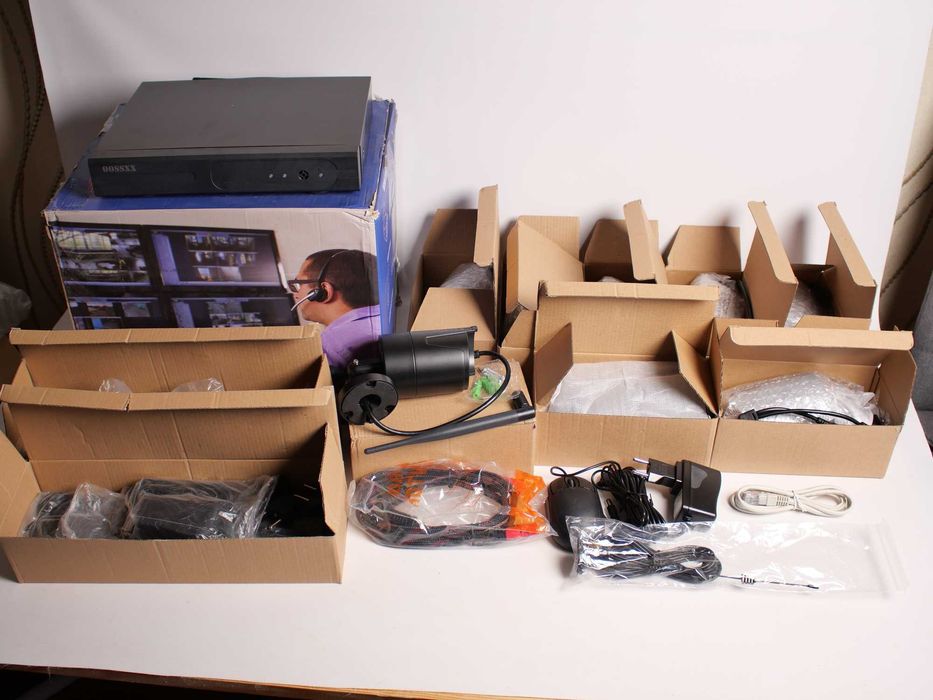 Комплект відеоспостереження OOSSXX WiFi 1080p на 8 бездротових камер