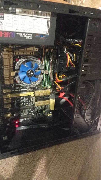 Настільний компьютер. Готовий до роботи.