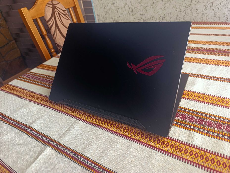 ASUS ROG Zephyrus (Ryzen 7 3750H / GTX 1660 Ti / 16GB / SSD 500GB / 144Hz)