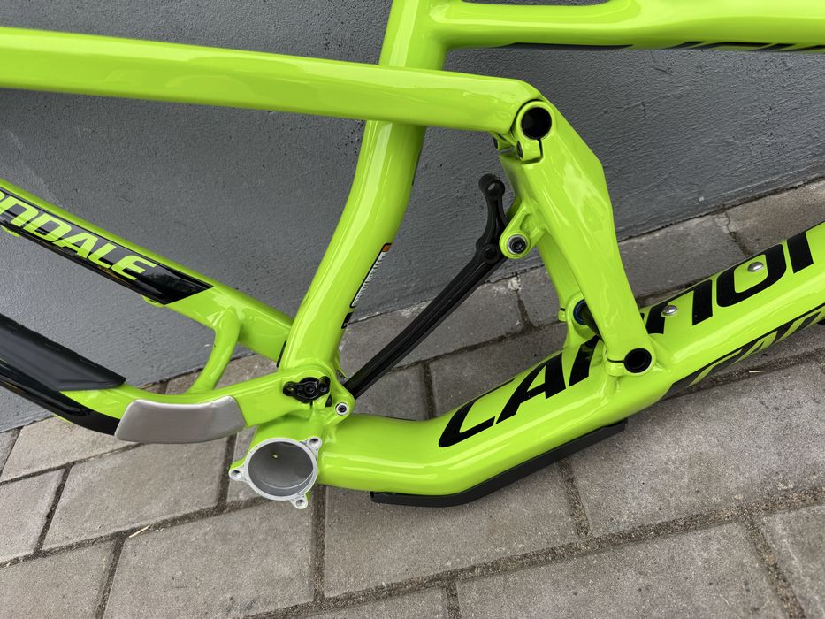 Rama Cannondale Jekyll 27,5 S M carbon Powystawowa