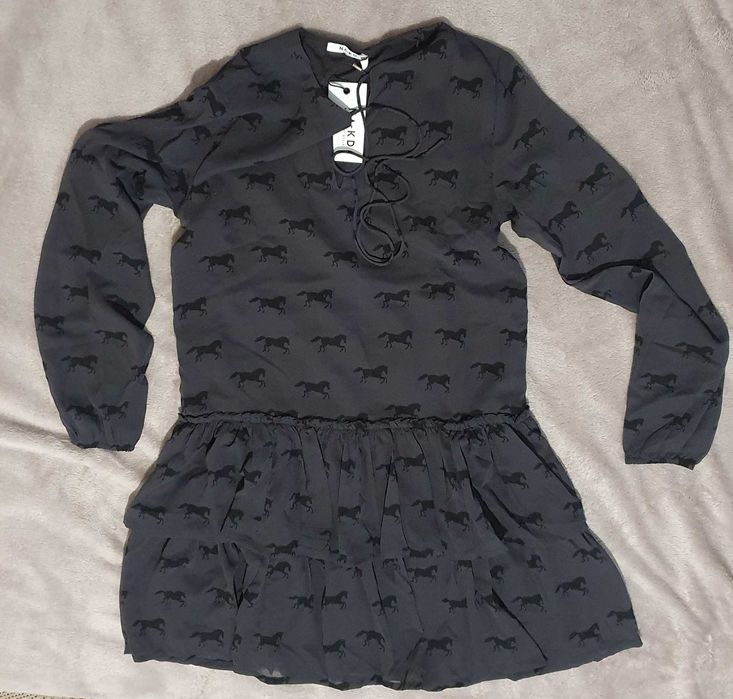 Новое очень красивое шифоновое платье, размер М, NA-KD