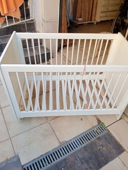 Berço/cama de bebé usada