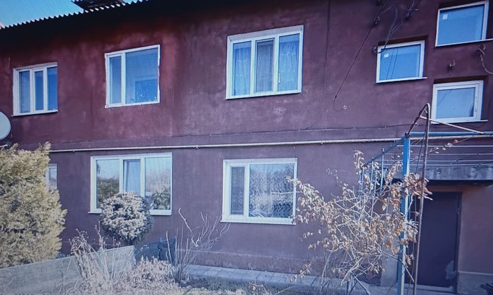 Продам м.Мерефа 2х.комн.квартиру 50м.19т.800