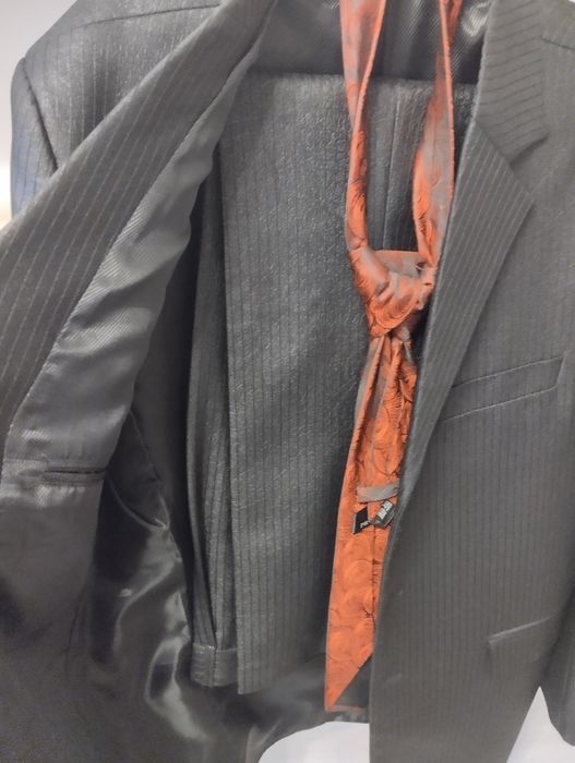 Продається весільний чоловічий костюм