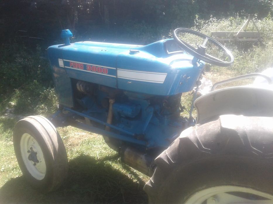 Trator Ford 3000