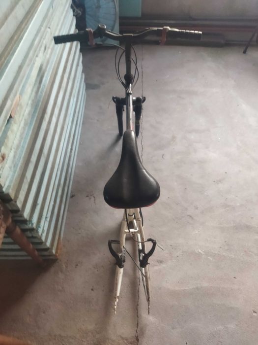Bicicleta BTT incompleta
