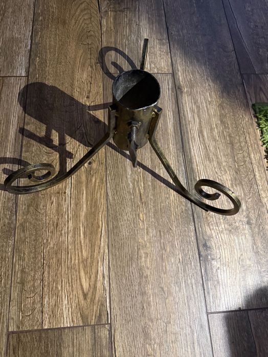 Stojak na choinkę kuty