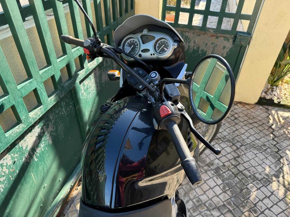 Mota BMW F650GS, Preta, ano 2002, 8.000km