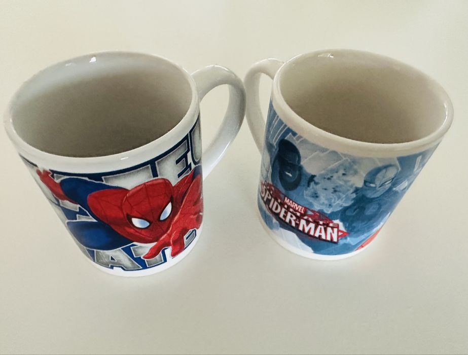 2 Canecas em cerâmica Homem-Aranha Marvel