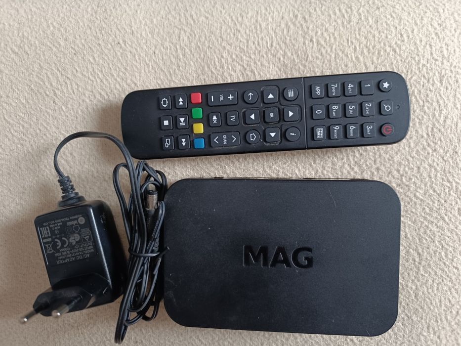 Приставка MAG420w1 - телевізійна приставка