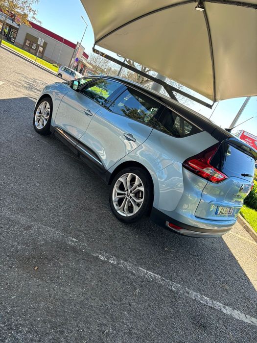 Renault grand senic hybrid