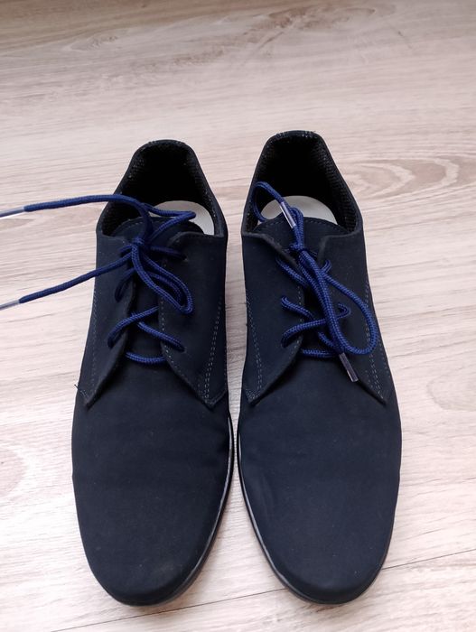 Eleganckie buty chłopięce 31