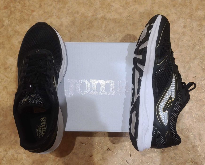 Кросівки для бігу Joma Black/Gold 43,5-44 (US10,5) устілка 28,5см нове