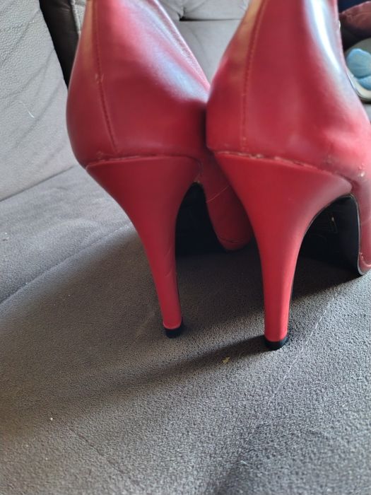 Czerwone buty rozmiar 39