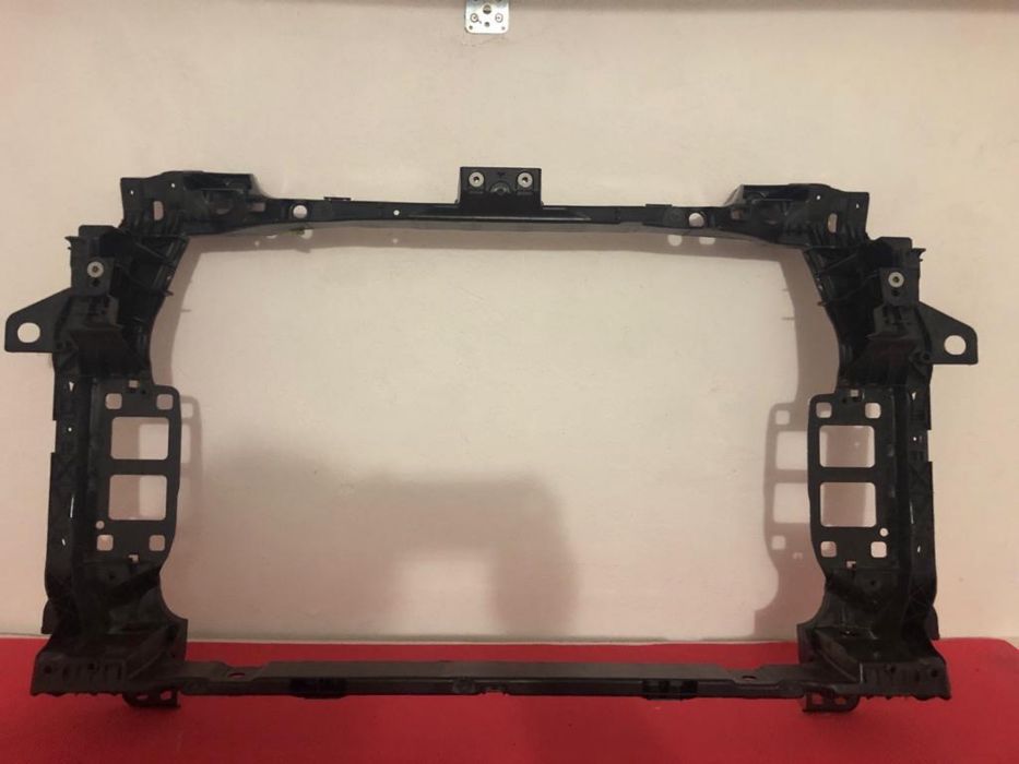 Передня панель (телевізор) на Audi Q7 4M