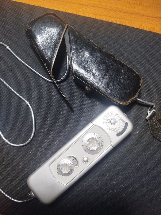 câmara subminiatura Minox B, fabricada entre 1958 e 1969