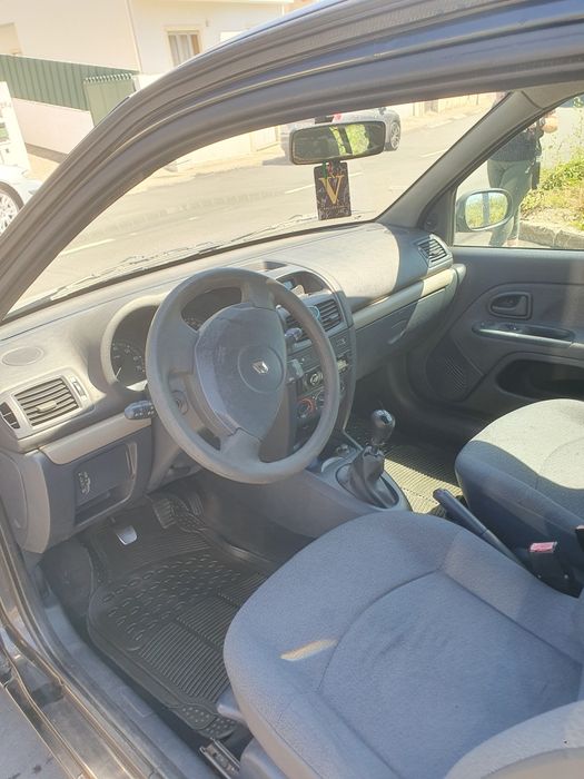 Vendo renualt clio 2