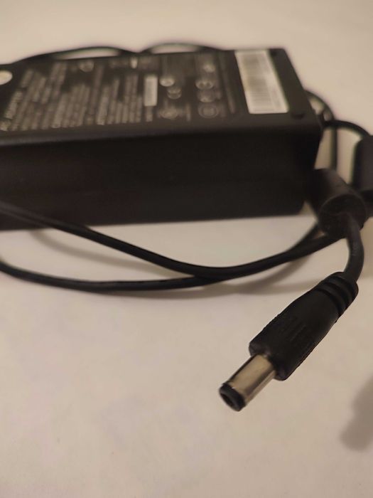 Carregador Varios Aparelhos Saida 12 voltes 5 Amp