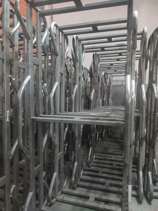 Dormentes/Suportes de metal para barricas de 225L