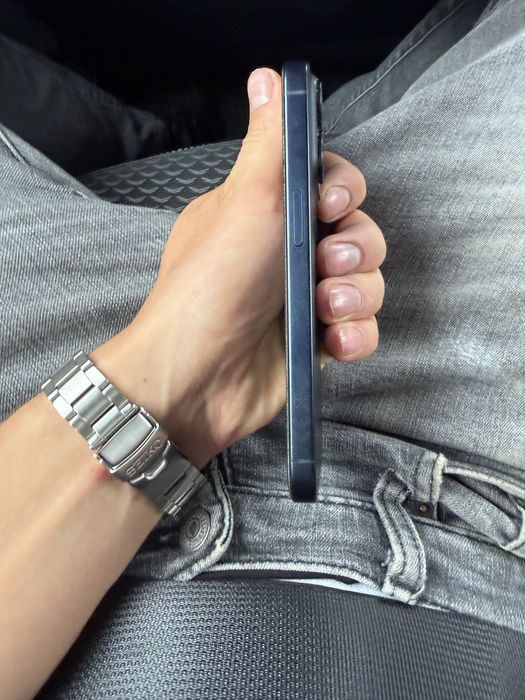 Sprzedam Iphone 15 pro