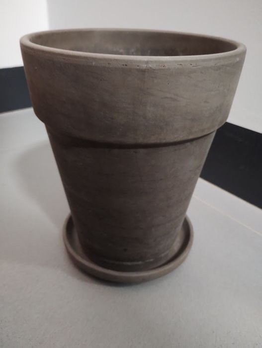 Donice terakotowe bazalt