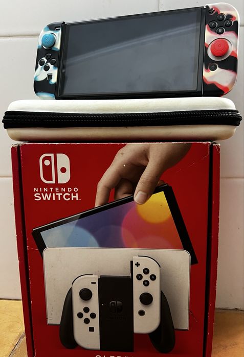 Nintendo Switch Oled + Micro SD 128GB