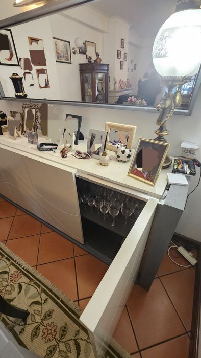 Aparador / Louceiro com Espelho – Excelente Estado