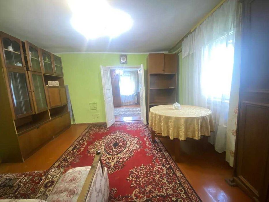 Продаж будинку , вулиця Саєнка , всі зручності .