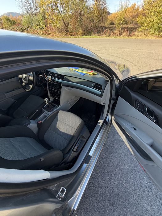 продаж авто Škoda SuperB