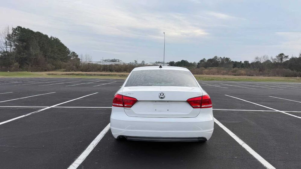 Volkswagen Passat      2014