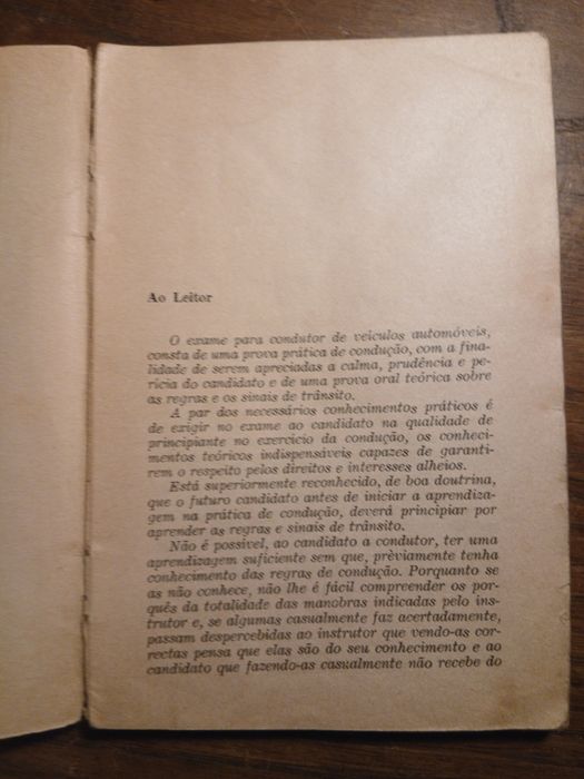 Livro antigo sobre o exame de condução, 1979