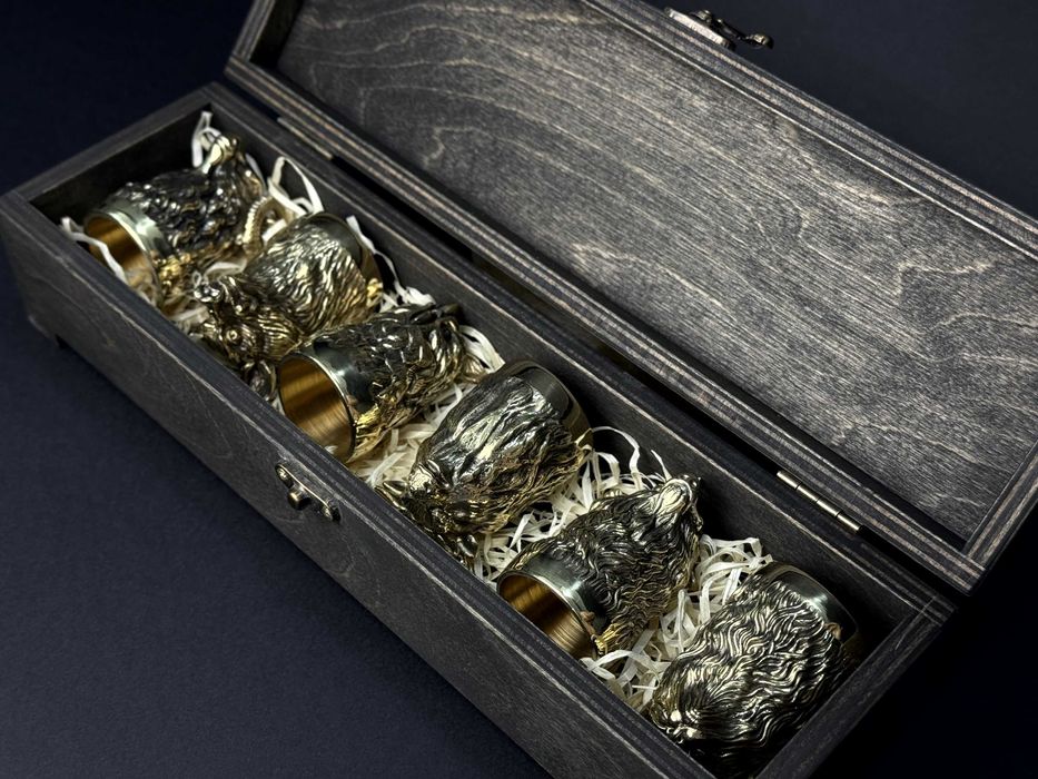 Набір чарок Мисливський. Чарки ручної роботи в кейсі.