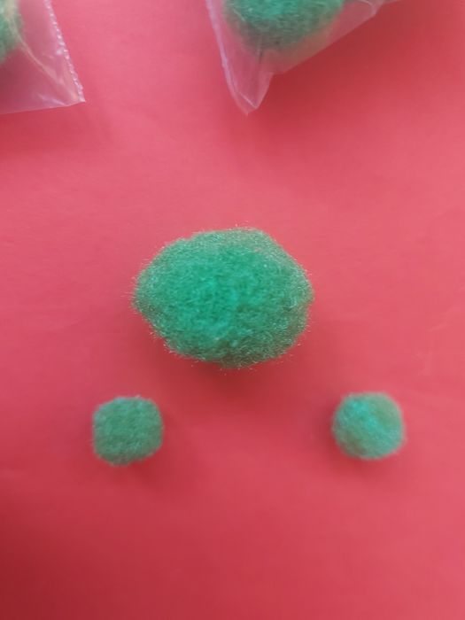 rękodzieło pompony 55 sztuk