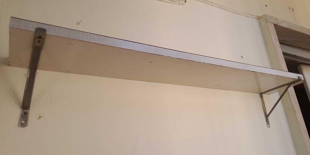 Prateleira em Madeira Antiga/Vintage