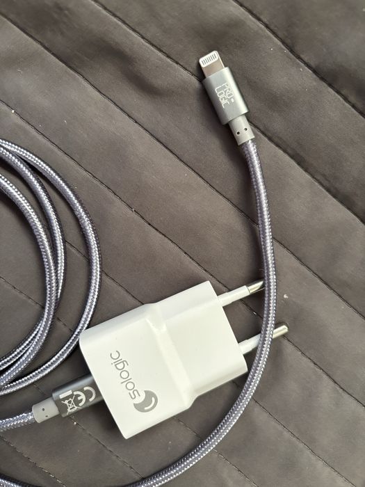 Zestaw do iPhone 11 + etui, ładowarka, szkło + GRATIS słuchawki TWS